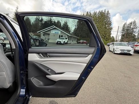 Used 2018 Honda Accord EX image 27