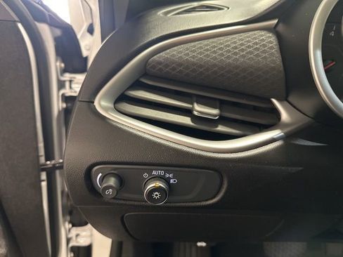 Used 2024 Chevrolet Malibu LT image 19