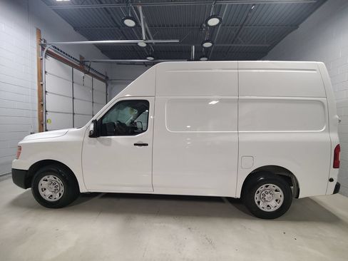 Used 2019 Nissan NV 3500 SV w/ Navigation Package RWD image 16