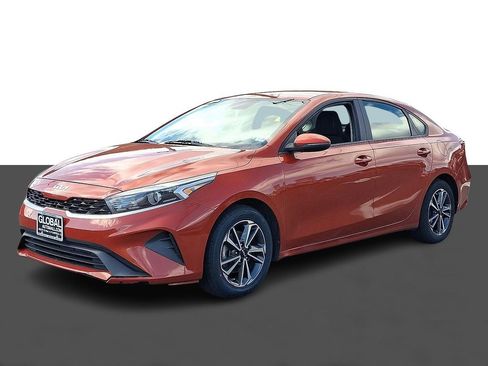 Used 2023 Kia Forte LXS w/ LXS Technology Package image 3