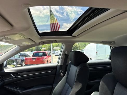 Used 2019 Honda Accord EX image 12