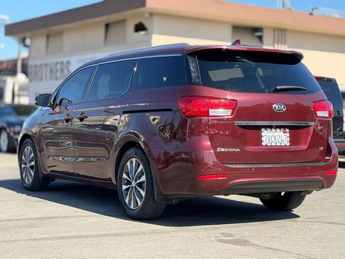 Used 2016 Kia Sedona SX FWD image 11