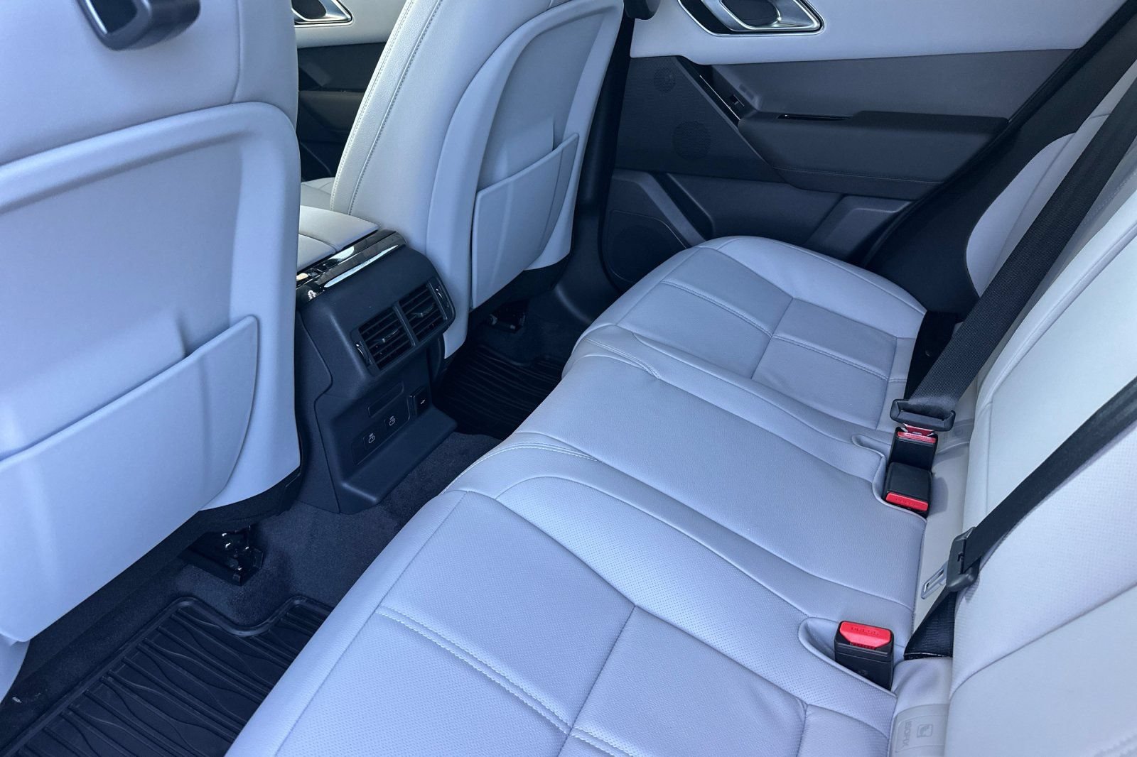 New 2026 Land Rover Range Rover Velar S AWD/4WD image 12