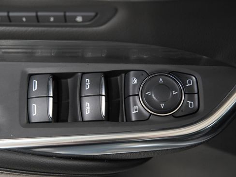 Used 2025 Cadillac XT4 Premium Luxury image 25