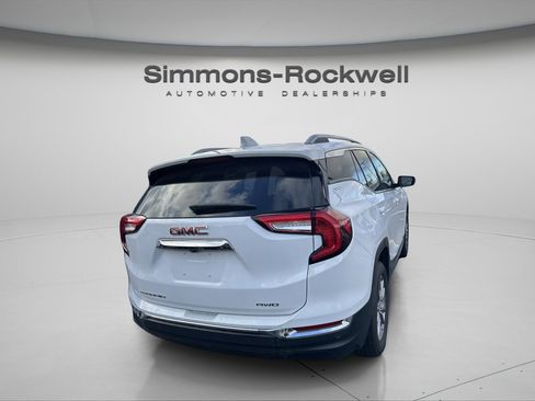 Used 2023 GMC Terrain SLT image 17