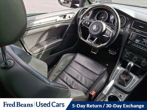 Used 2017 Volkswagen GTI SE image 15