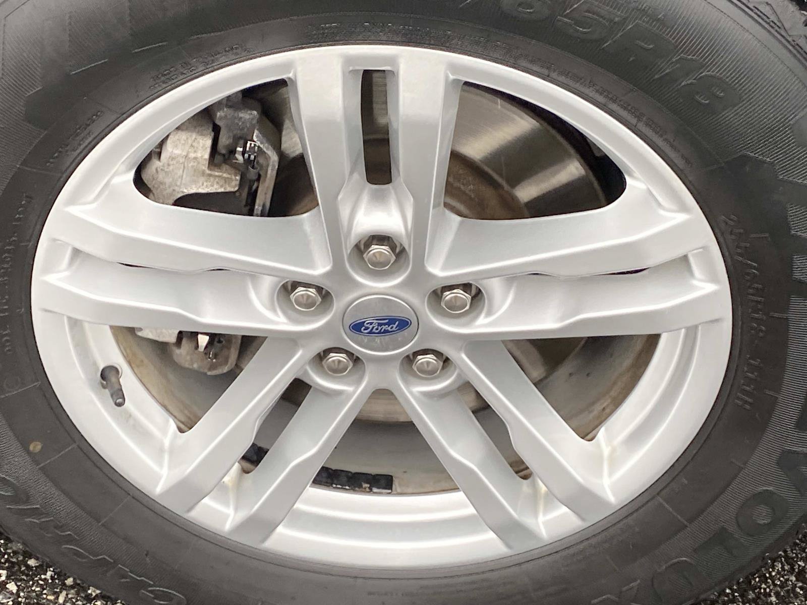 Used 2021 Ford Explorer XLT w/ Equipment Group 202A AWD/4WD image 30