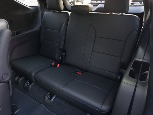 New 2026 Chevrolet Traverse LT w/ Sun and Wheel Package image 12