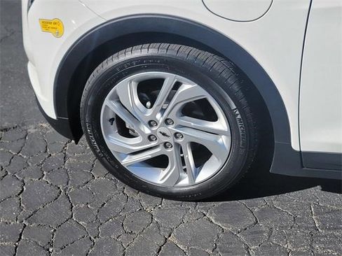 Certified 2022 Chevrolet Bolt LT image 11
