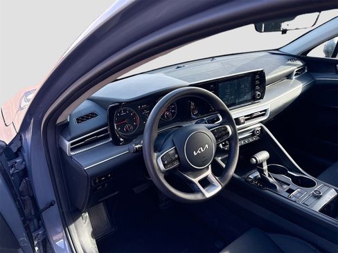 Used 2023 Kia K5 LXS image 9