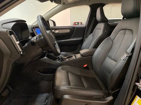 Used 2025 Volvo XC40 B5 Core AWD/4WD image 20