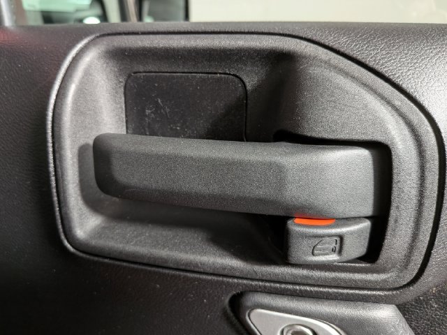 Used 2011 Jeep Wrangler Unlimited Sahara AWD/4WD image 28