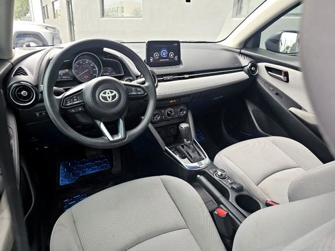 Used 2019 Toyota Yaris XLE image 24