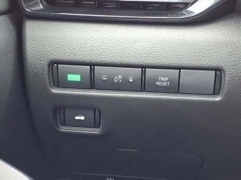 Used 2023 Nissan Sentra SV image 25