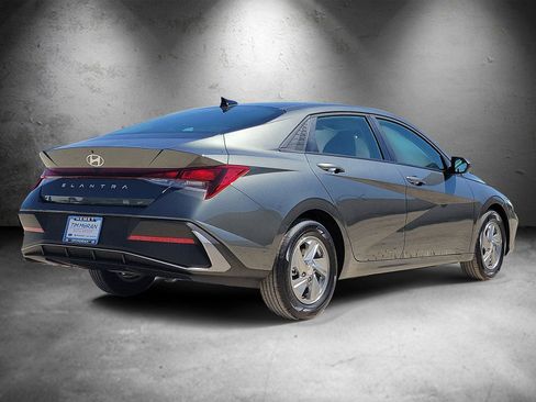 New 2026 Hyundai Elantra SE w/ Cargo Package FWD image 3