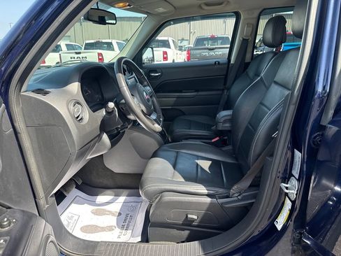 Used 2017 Jeep Patriot High Altitude AWD/4WD image 10