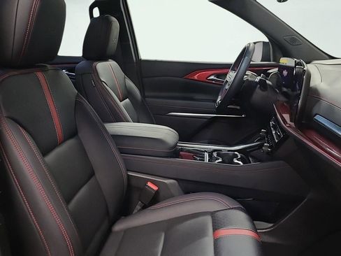 Used 2024 Chevrolet Traverse RS image 15