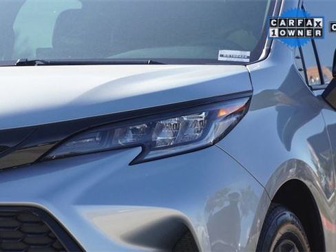 Used 2025 Toyota Sienna XSE w/ XSE Premium Package image 4