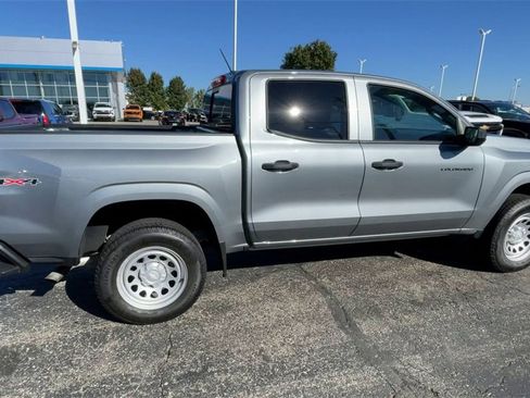 New 2025 Chevrolet Colorado W/T image 2