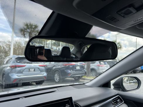 Used 2024 Toyota Camry SE image 27