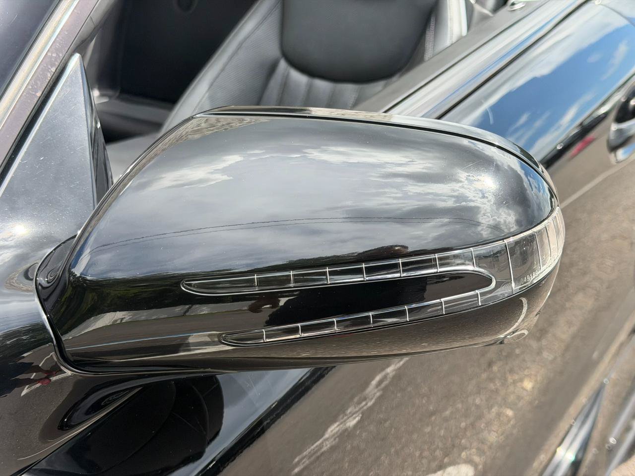 Used 2011 Mercedes-Benz SL 550 image 9