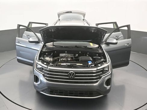 Used 2024 Volkswagen Atlas SE w/ Panoramic Sunroof Package FWD image 71