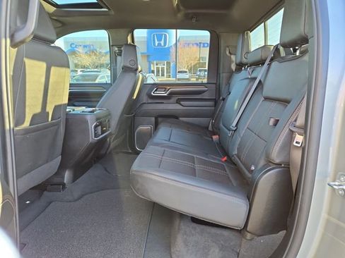 Used 2025 Chevrolet Silverado 3500 High Country w/ Technology Package image 32