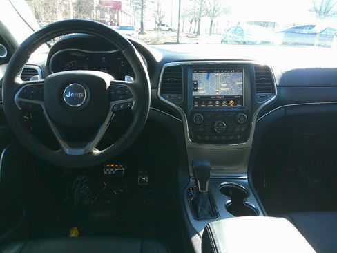 Used 2017 Jeep Grand Cherokee Summit w/ Platinum Series Group image 32