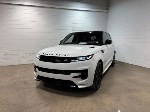 New 2026 Land Rover Range Rover Sport Dynamic SE AWD/4WD image 2