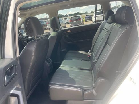 Used 2024 Volkswagen Tiguan SE FWD image 12