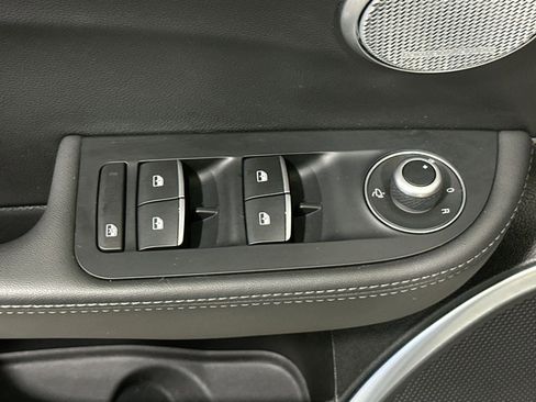 Used 2022 Alfa Romeo Giulia Veloce image 16