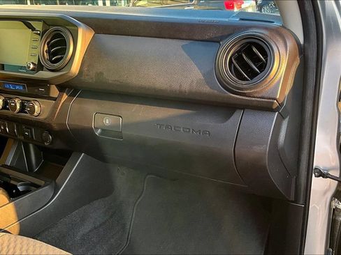 Used 2022 Toyota Tacoma SR AWD/4WD image 19