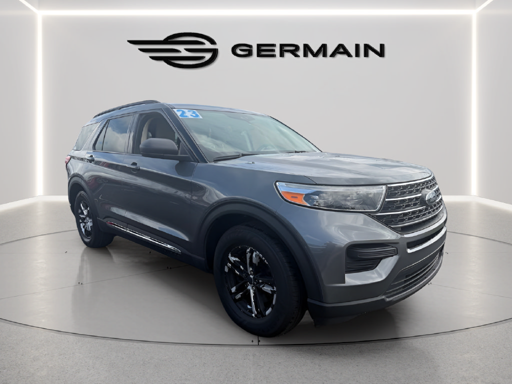 Used 2023 Ford Explorer XLT RWD image 1