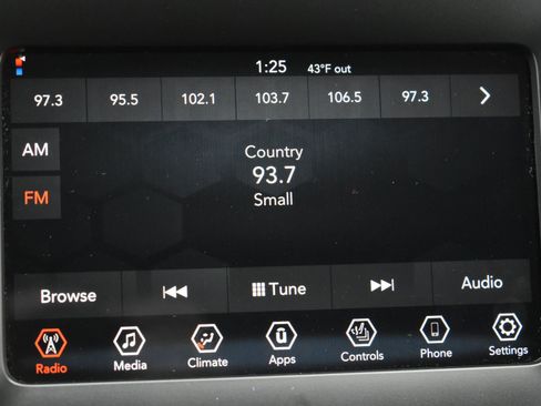 Used 2019 Jeep Cherokee Latitude w/ Cold Weather Group image 26