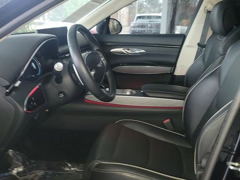 Used 2022 Genesis GV70 2.5T w/ Advanced Package image 9