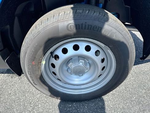 New 2025 Ford Maverick XL image 10