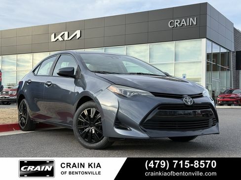 Used 2018 Toyota Corolla LE image 1