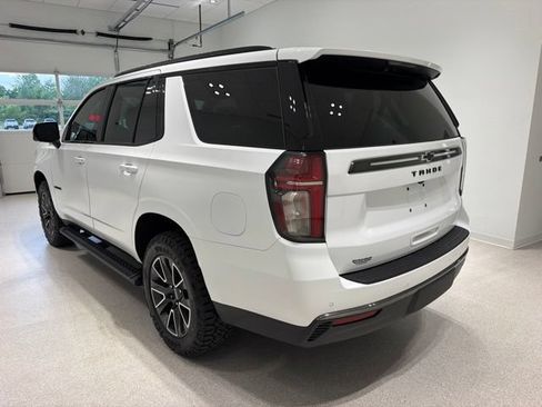 Used 2022 Chevrolet Tahoe Z71 w/ Luxury Package AWD/4WD image 4