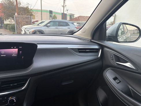 Used 2025 Buick Encore GX Preferred FWD image 34