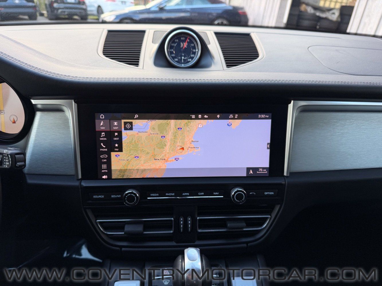 Used 2020 Porsche Macan Turbo AWD/4WD image 24