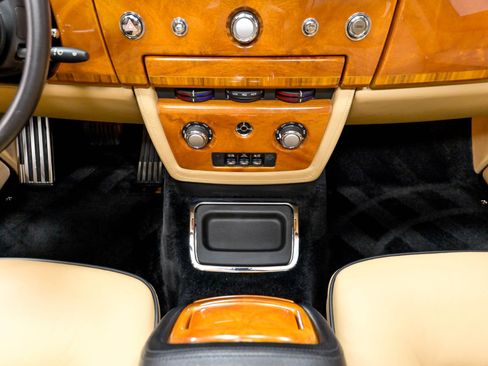 Used 2013 Rolls-Royce Phantom Sedan RWD image 47