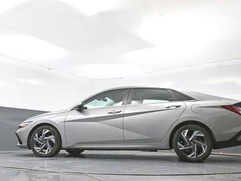 Used 2024 Hyundai Elantra Limited FWD image 55