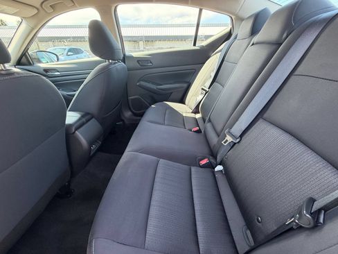 Used 2025 Nissan Altima 2.5 SV FWD image 25