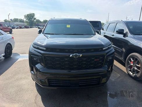 Used 2024 Chevrolet Traverse RS w/ LPO, Floor Liner Package AWD/4WD image 2