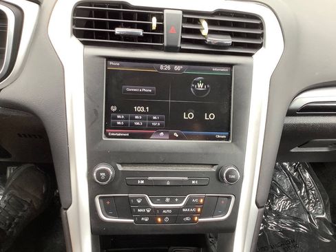 Used 2016 Ford Fusion SE FWD image 32