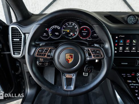 Used 2023 Porsche Cayenne Turbo S AWD/4WD image 23