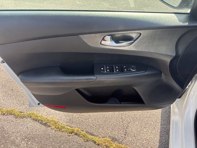Used 2020 Kia Forte LXS FWD image 14