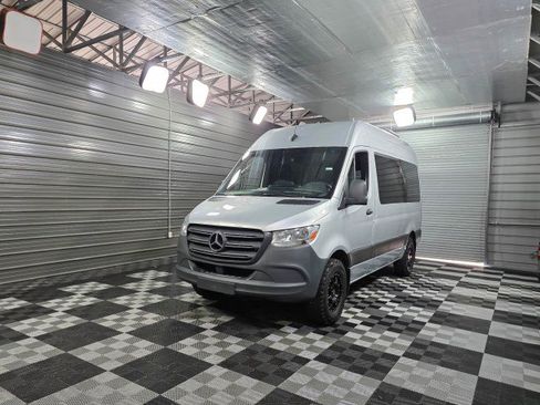 Used 2019 Mercedes-Benz Sprinter 2500 image 34