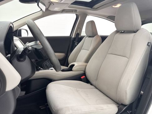 Used 2019 Honda HR-V EX image 16