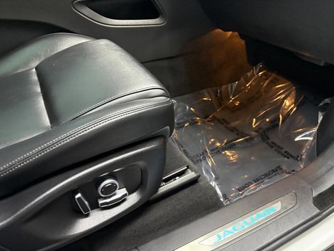 Used 2020 Jaguar F-PACE Premium image 55